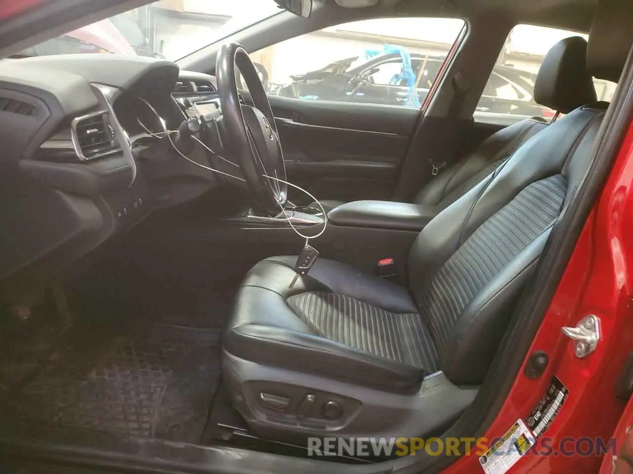 7 fotografías del automóvil dañado 4T1G11AK6LU383419 TOYOTA CAMRY 2020