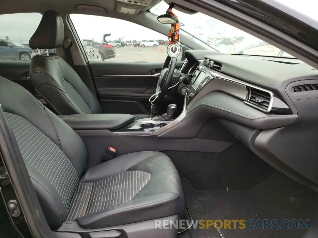 5 fotografías del automóvil dañado 4T1G11AK6LU393173 TOYOTA CAMRY 2020