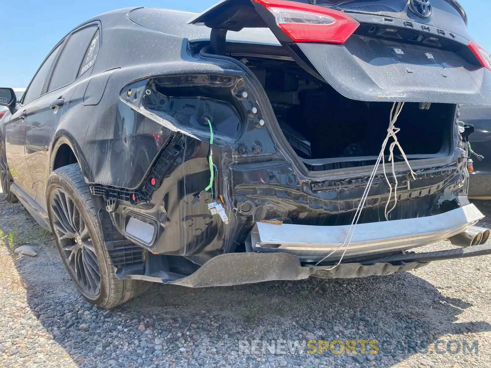 9 fotografías del automóvil dañado 4T1G11AK6LU393173 TOYOTA CAMRY 2020