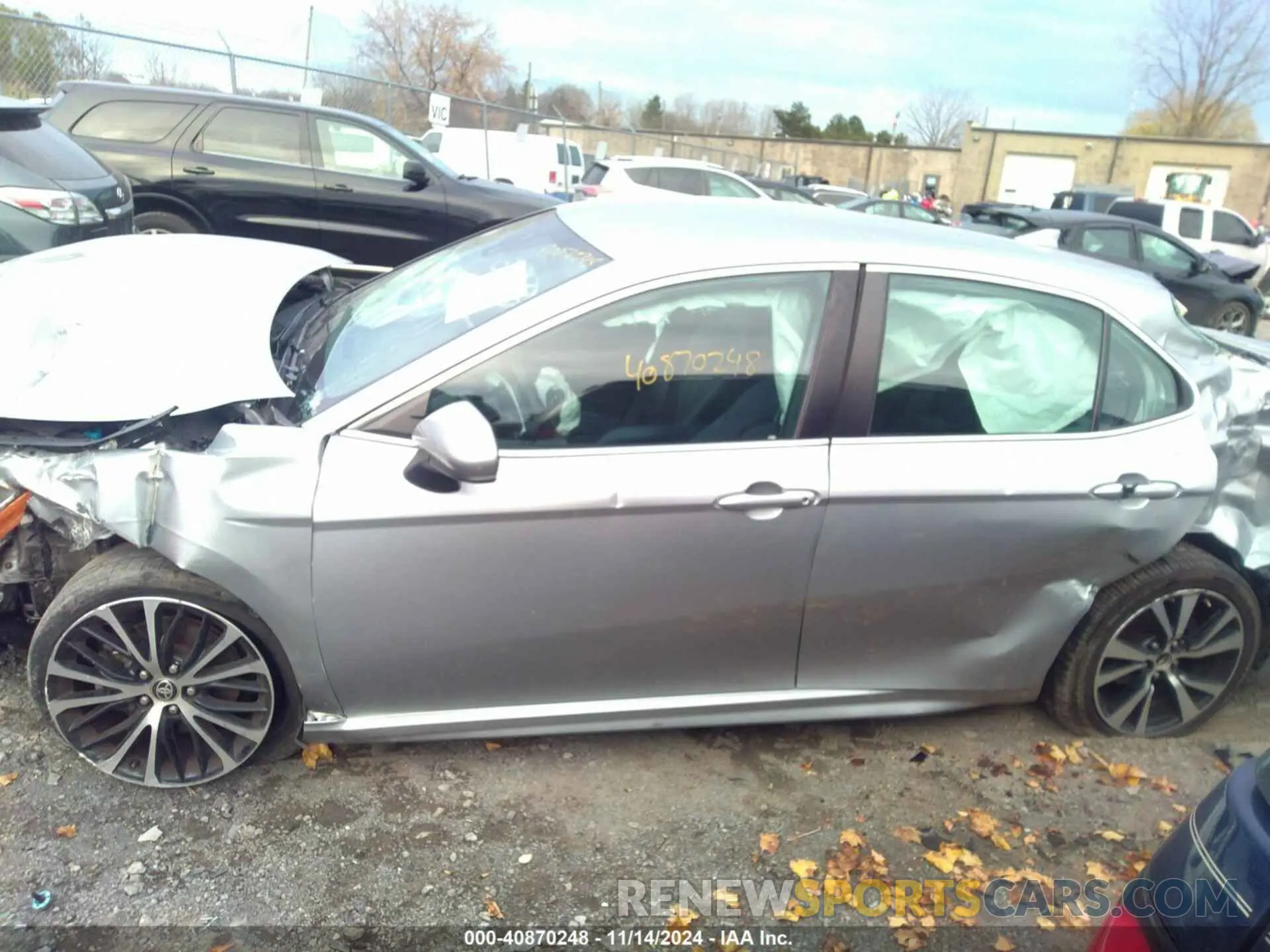 14 fotografías del automóvil dañado 4T1G11AK6LU401076 TOYOTA CAMRY 2020