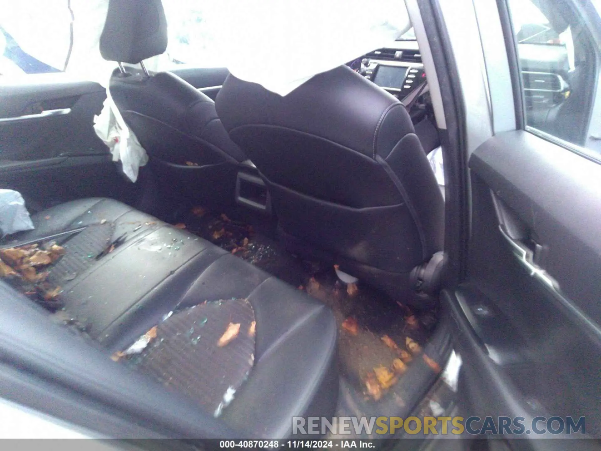 8 fotografías del automóvil dañado 4T1G11AK6LU401076 TOYOTA CAMRY 2020