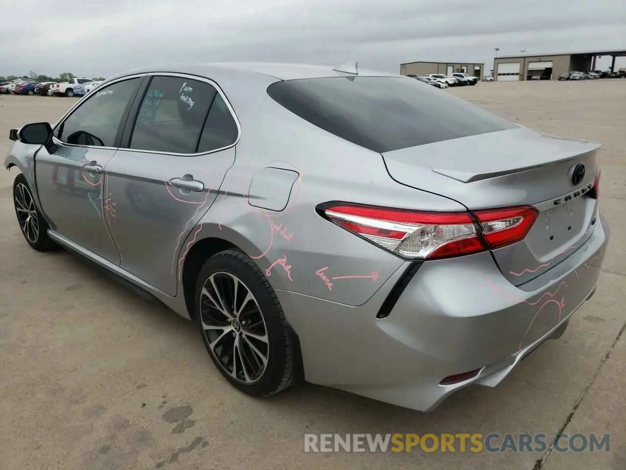 3 fotografías del automóvil dañado 4T1G11AK6LU506961 TOYOTA CAMRY 2020