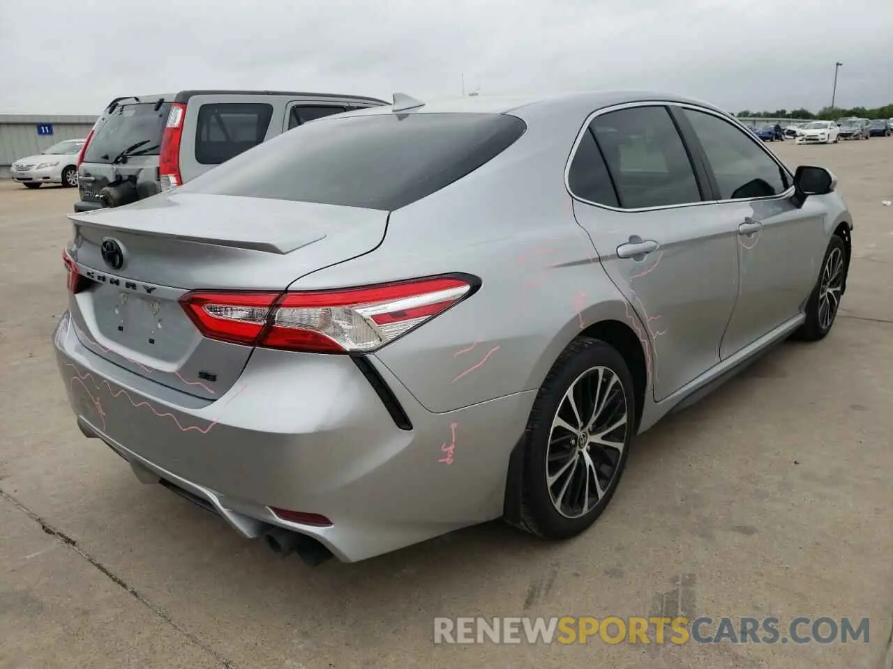 4 fotografías del automóvil dañado 4T1G11AK6LU506961 TOYOTA CAMRY 2020