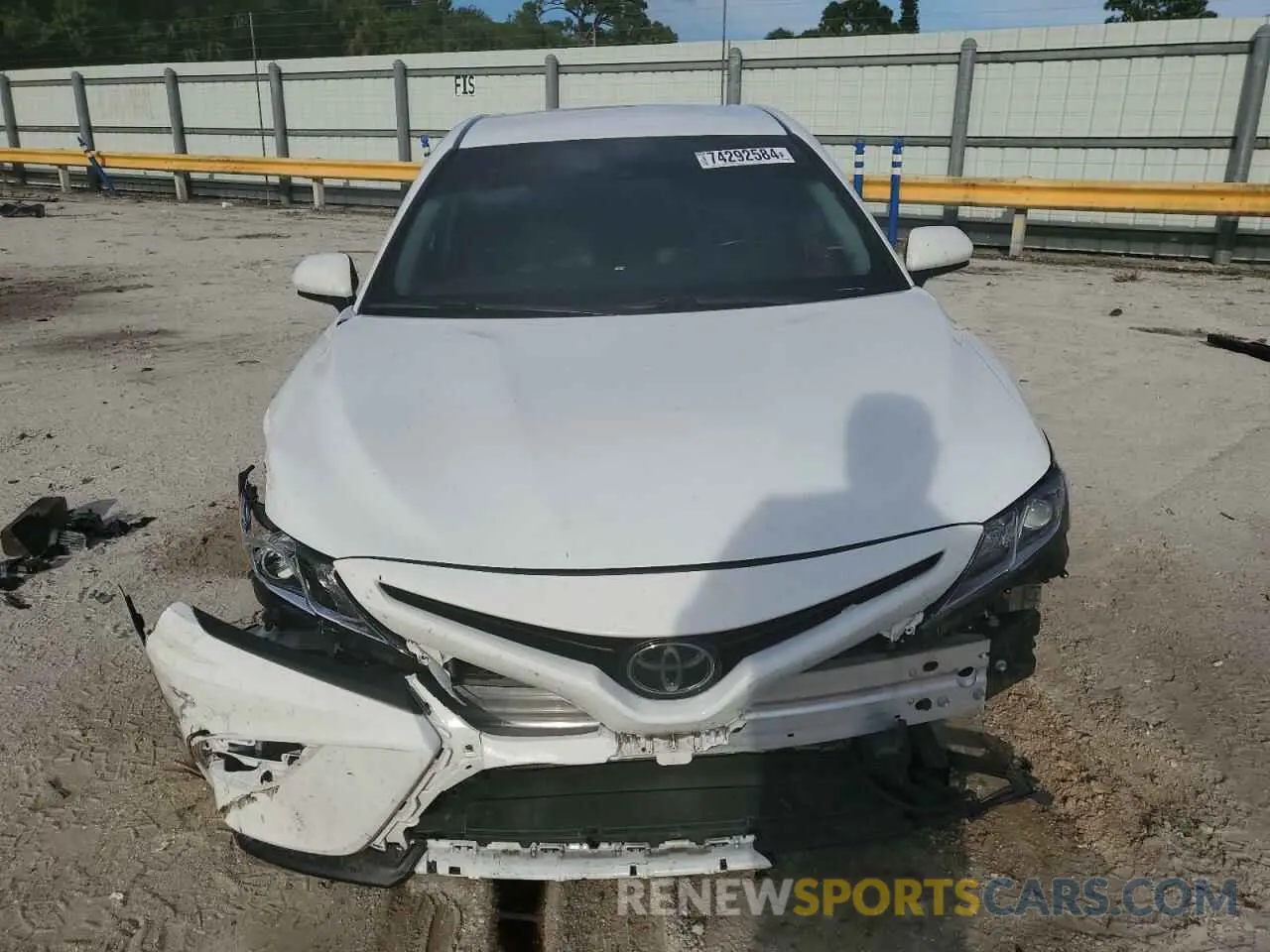 5 fotografías del automóvil dañado 4T1G11AK6LU509245 TOYOTA CAMRY 2020