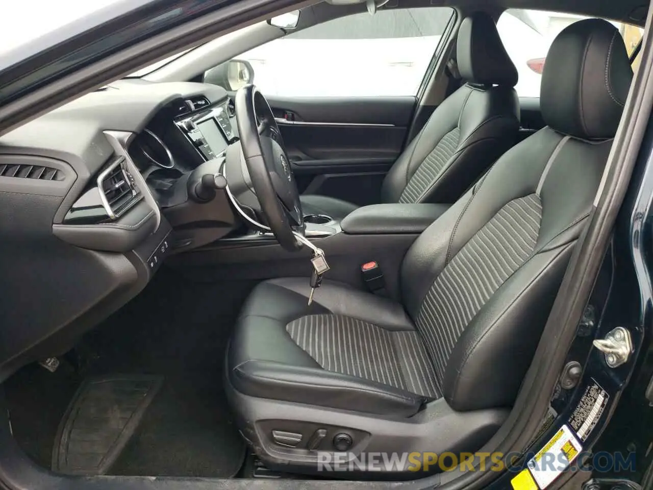 7 fotografías del automóvil dañado 4T1G11AK6LU509794 TOYOTA CAMRY 2020