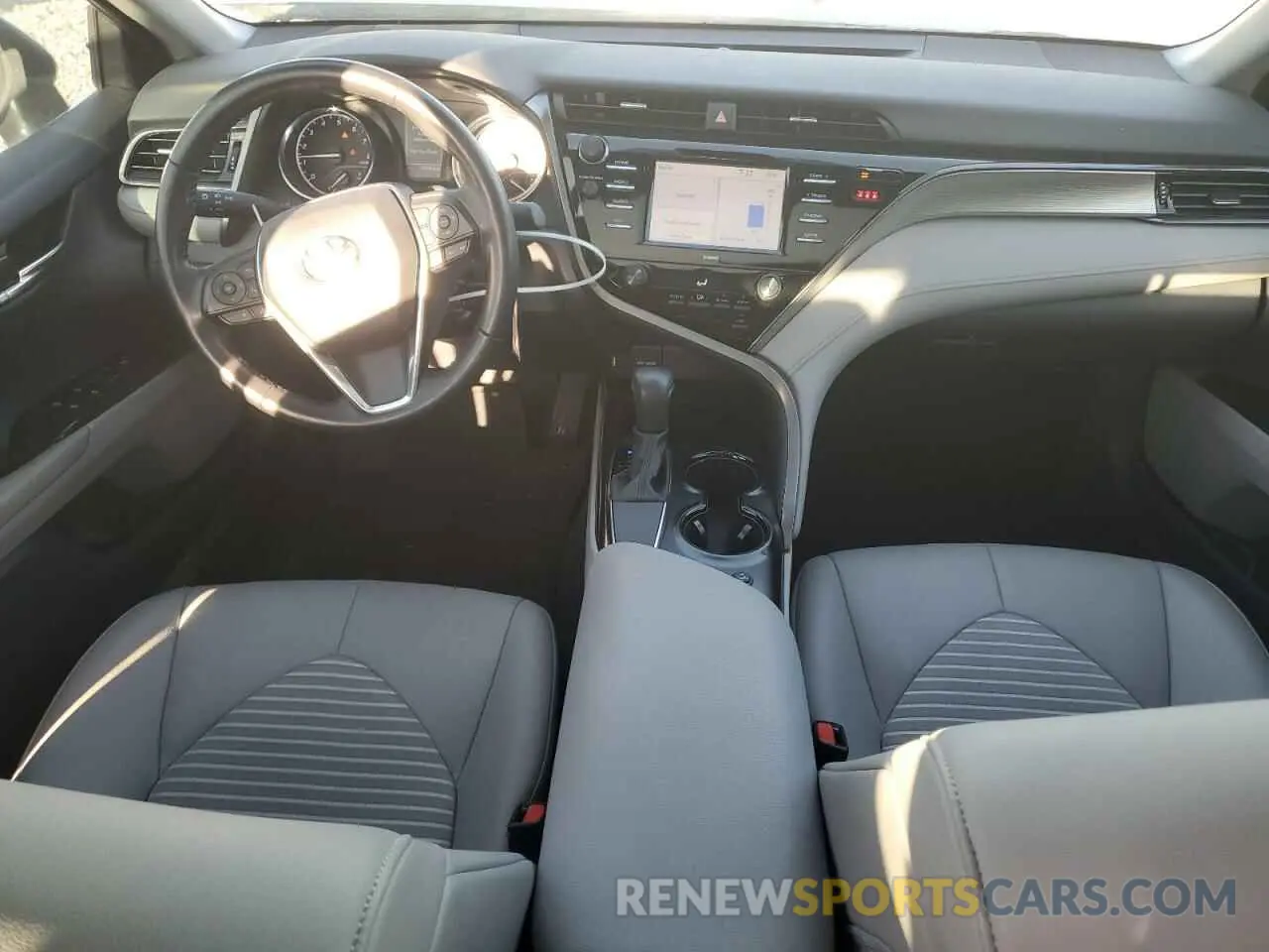 8 fotografías del automóvil dañado 4T1G11AK6LU510492 TOYOTA CAMRY 2020