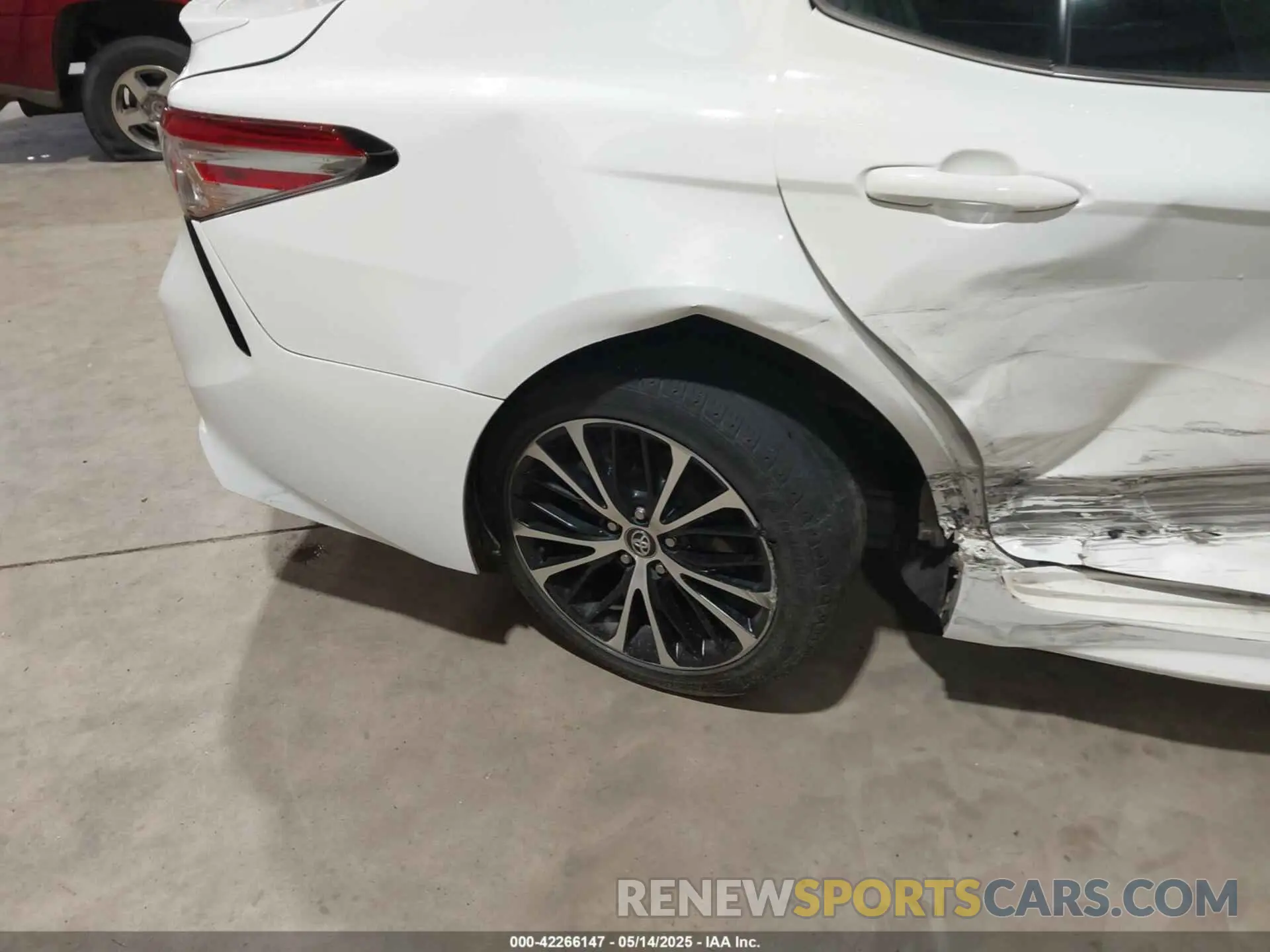 18 fotografías del automóvil dañado 4T1G11AK6LU873925 TOYOTA CAMRY 2020