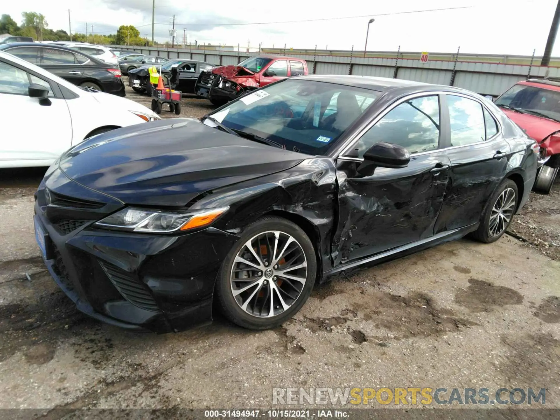 2 fotografías del automóvil dañado 4T1G11AK6LU881989 TOYOTA CAMRY 2020