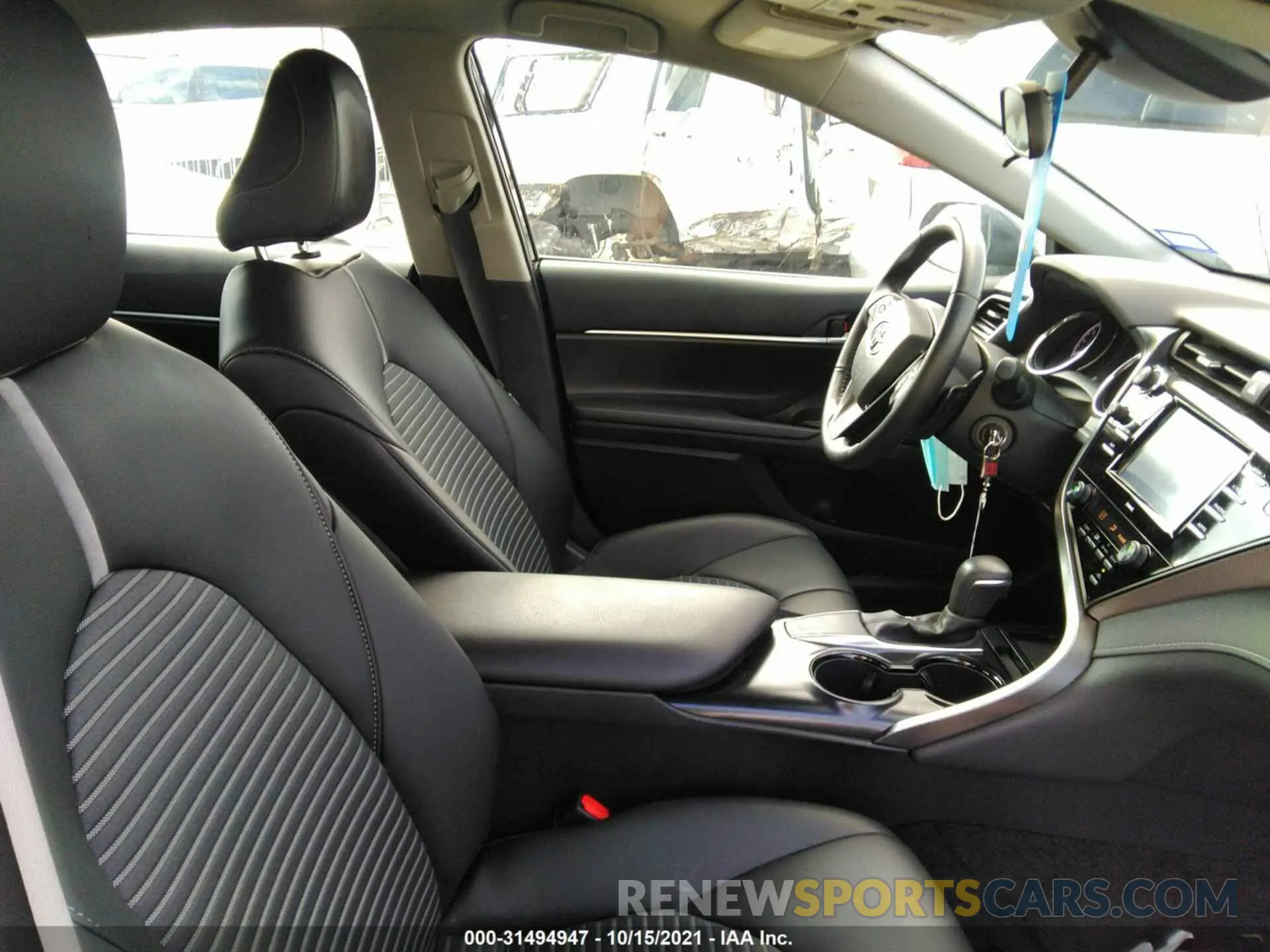 5 fotografías del automóvil dañado 4T1G11AK6LU881989 TOYOTA CAMRY 2020