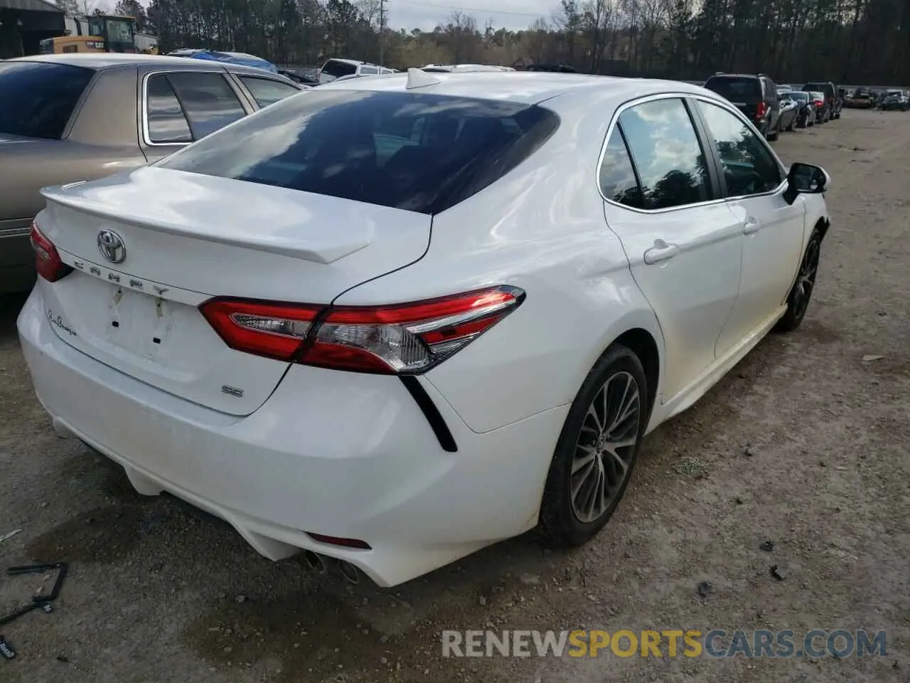 4 fotografías del automóvil dañado 4T1G11AK6LU890286 TOYOTA CAMRY 2020