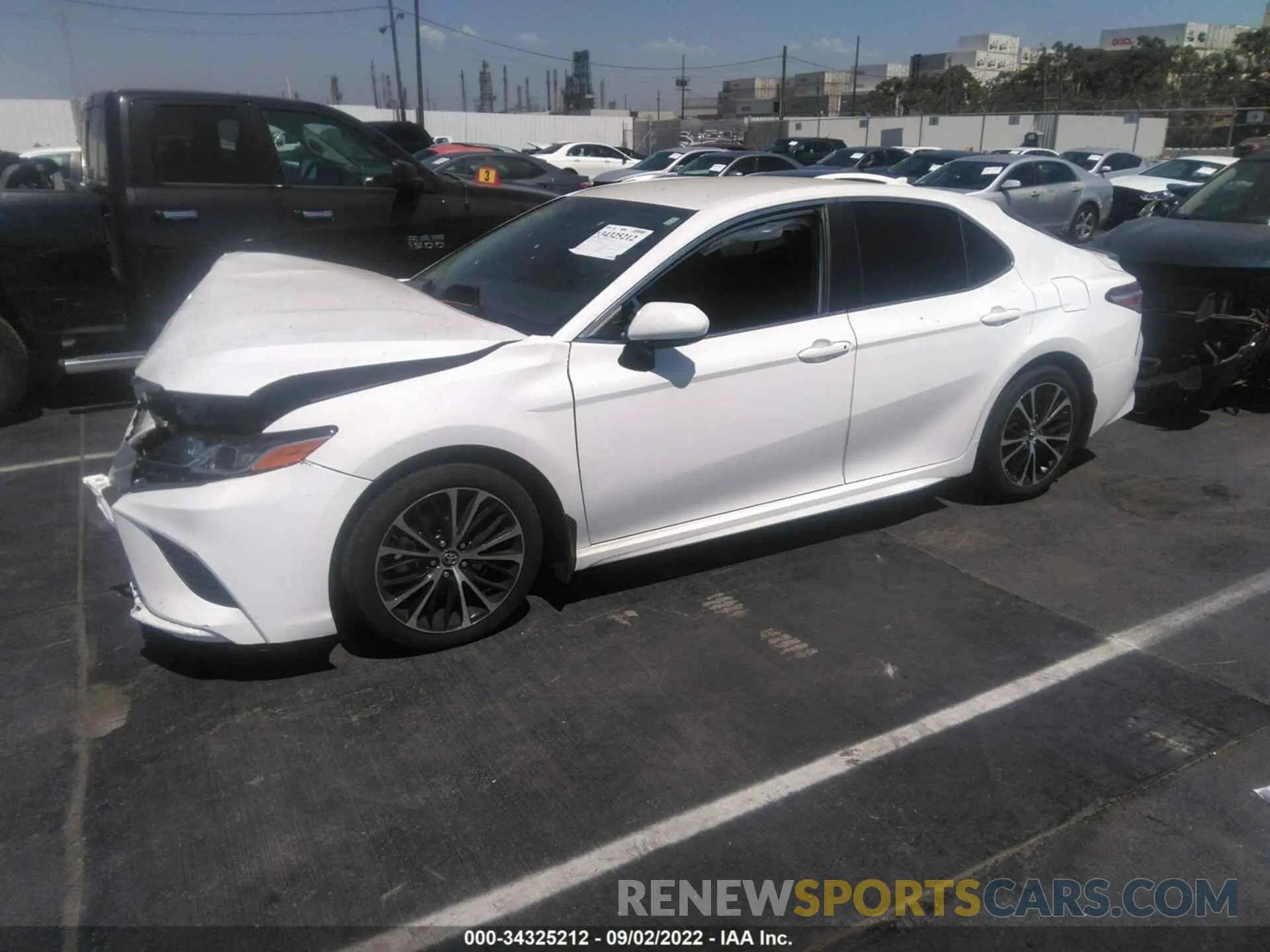 2 fotografías del automóvil dañado 4T1G11AK6LU925358 TOYOTA CAMRY 2020