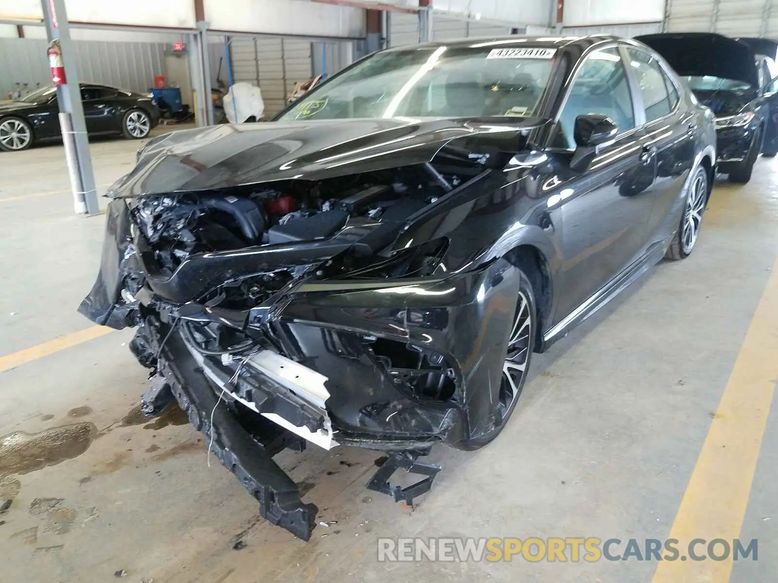 2 fotografías del automóvil dañado 4T1G11AK6LU940734 TOYOTA CAMRY 2020