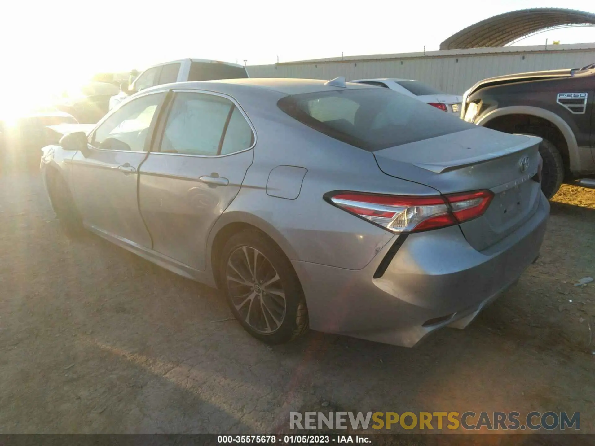 3 fotografías del automóvil dañado 4T1G11AK6LU940796 TOYOTA CAMRY 2020