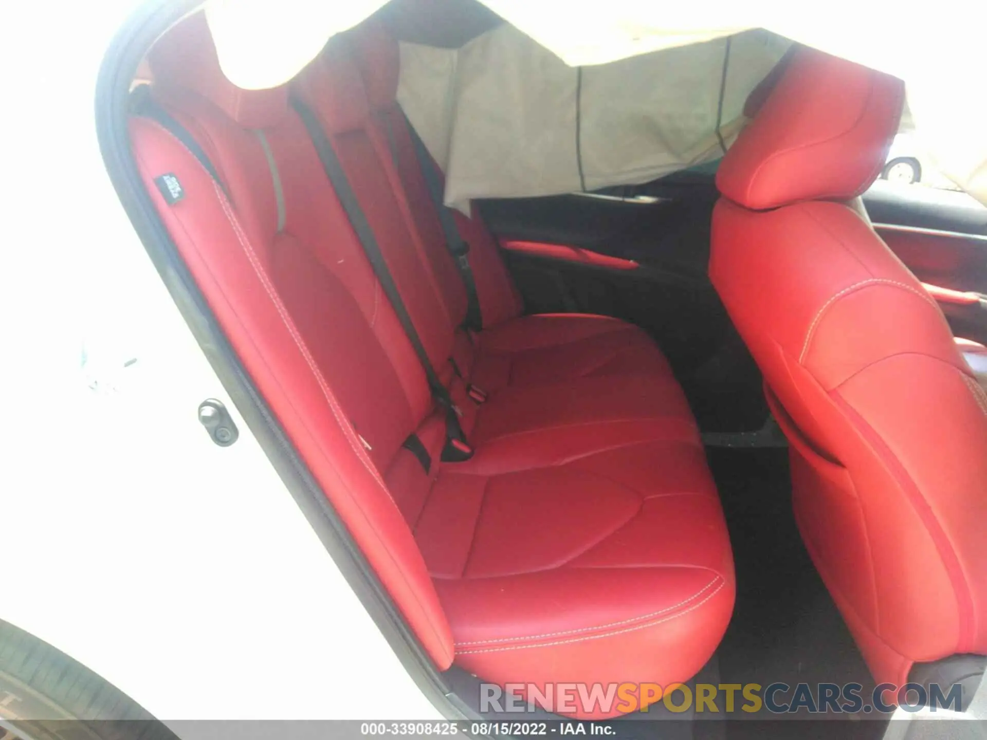 8 fotografías del automóvil dañado 4T1G11AK6LU949014 TOYOTA CAMRY 2020
