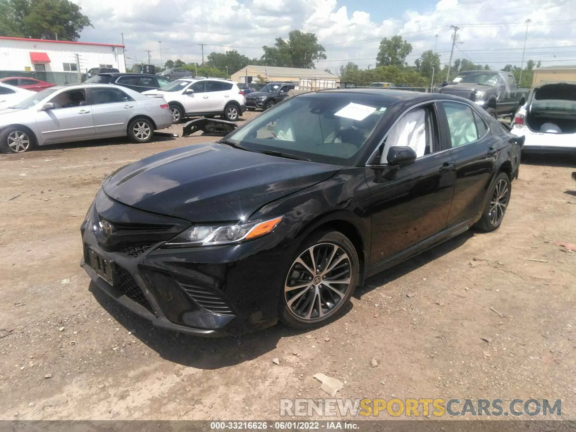 2 fotografías del automóvil dañado 4T1G11AK6LU951488 TOYOTA CAMRY 2020