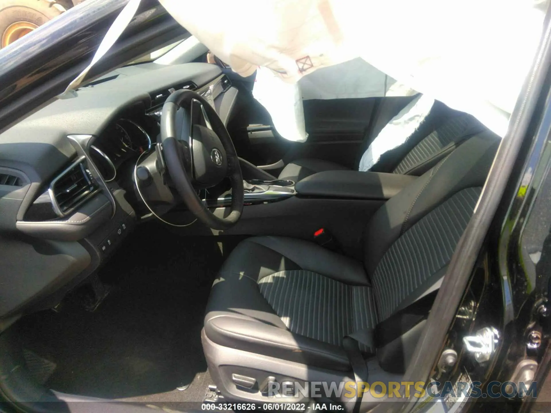 5 fotografías del automóvil dañado 4T1G11AK6LU951488 TOYOTA CAMRY 2020