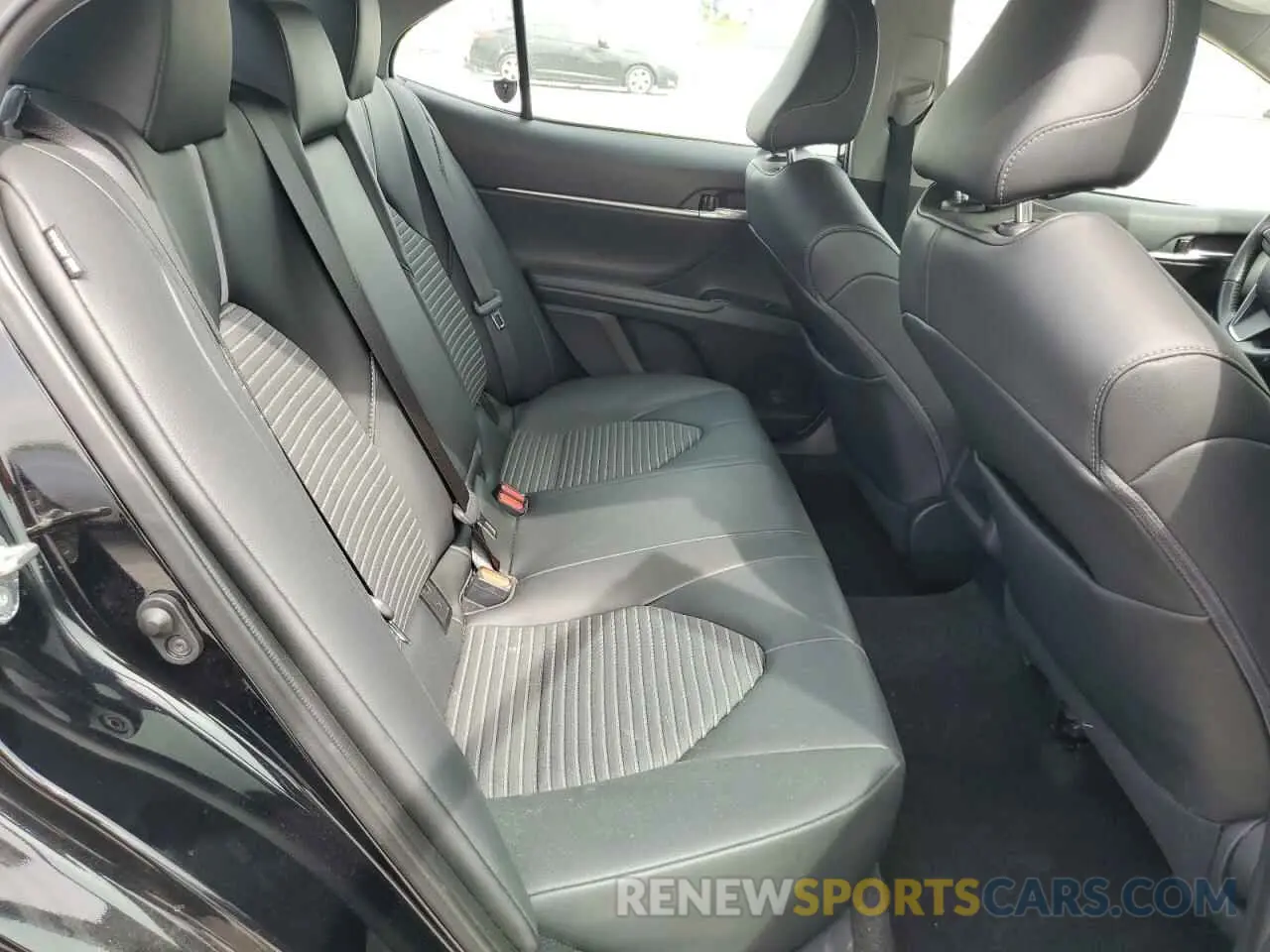 10 fotografías del automóvil dañado 4T1G11AK6LU953919 TOYOTA CAMRY 2020
