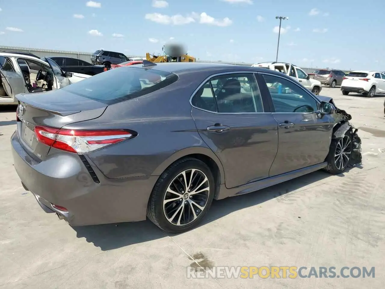 3 fotografías del automóvil dañado 4T1G11AK6LU970879 TOYOTA CAMRY 2020