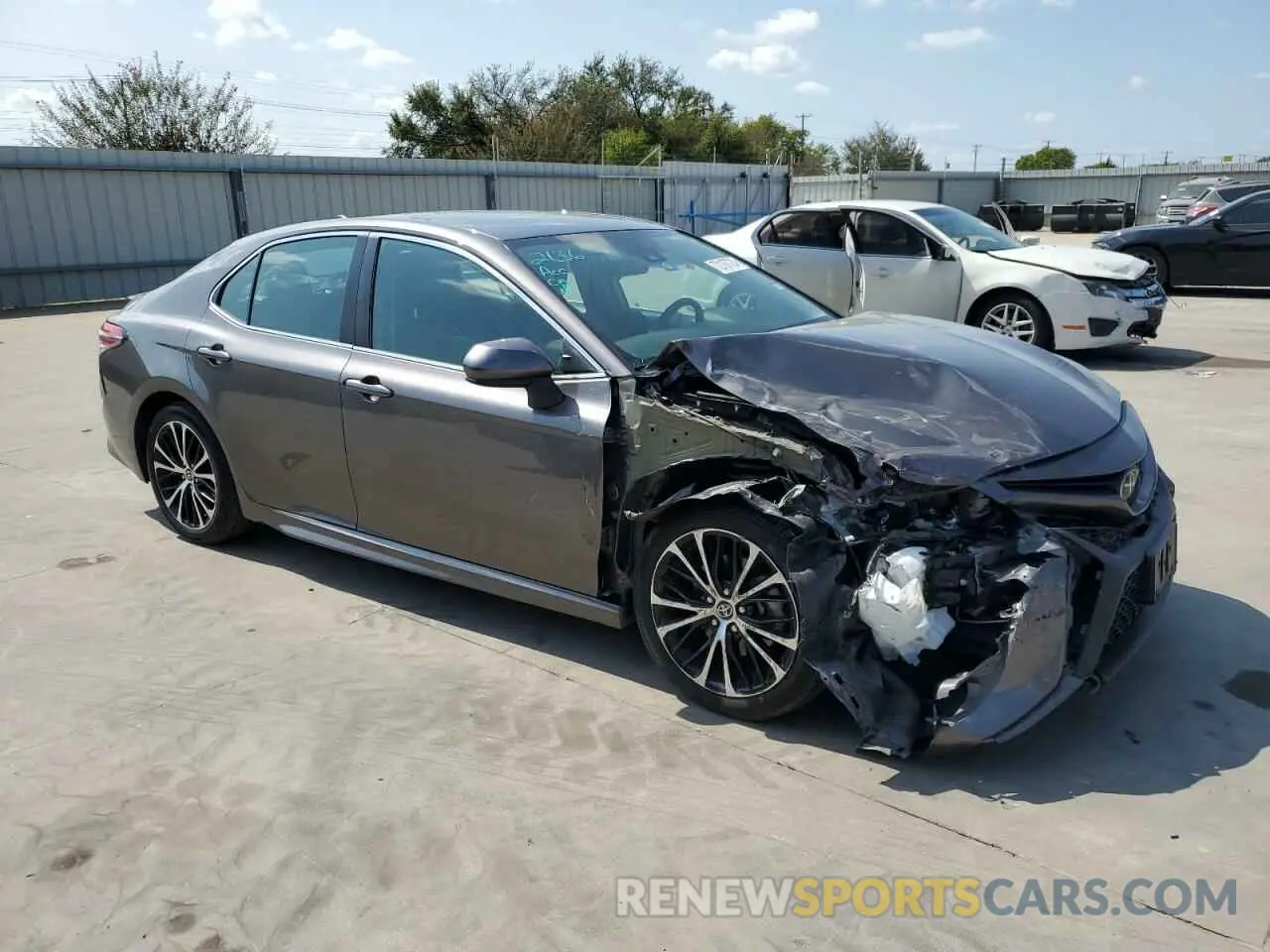 4 fotografías del automóvil dañado 4T1G11AK6LU970879 TOYOTA CAMRY 2020
