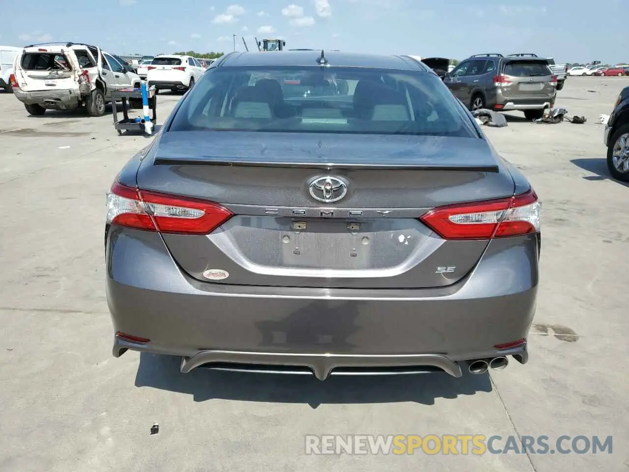 6 fotografías del automóvil dañado 4T1G11AK6LU970879 TOYOTA CAMRY 2020