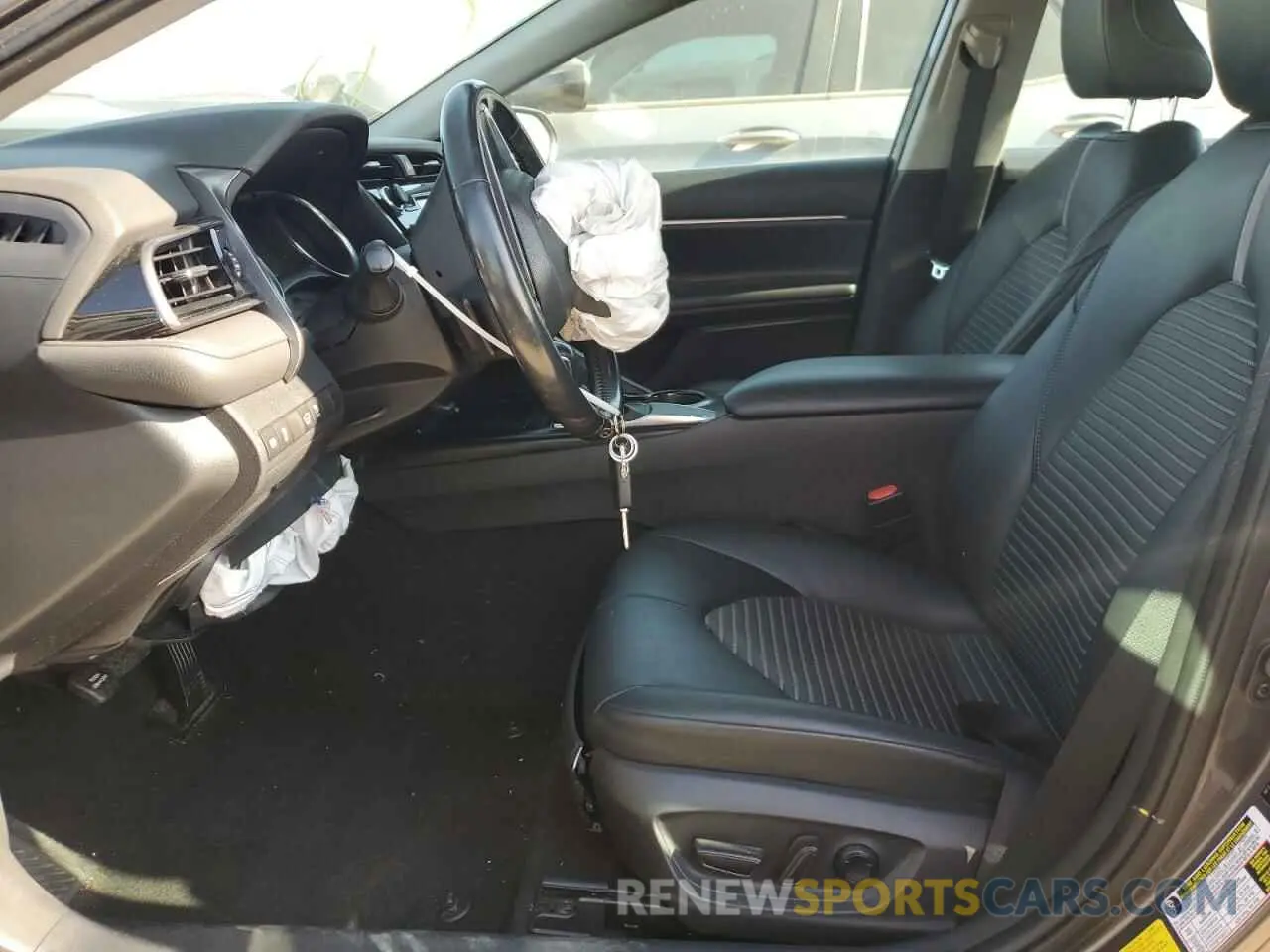 7 fotografías del automóvil dañado 4T1G11AK6LU970879 TOYOTA CAMRY 2020