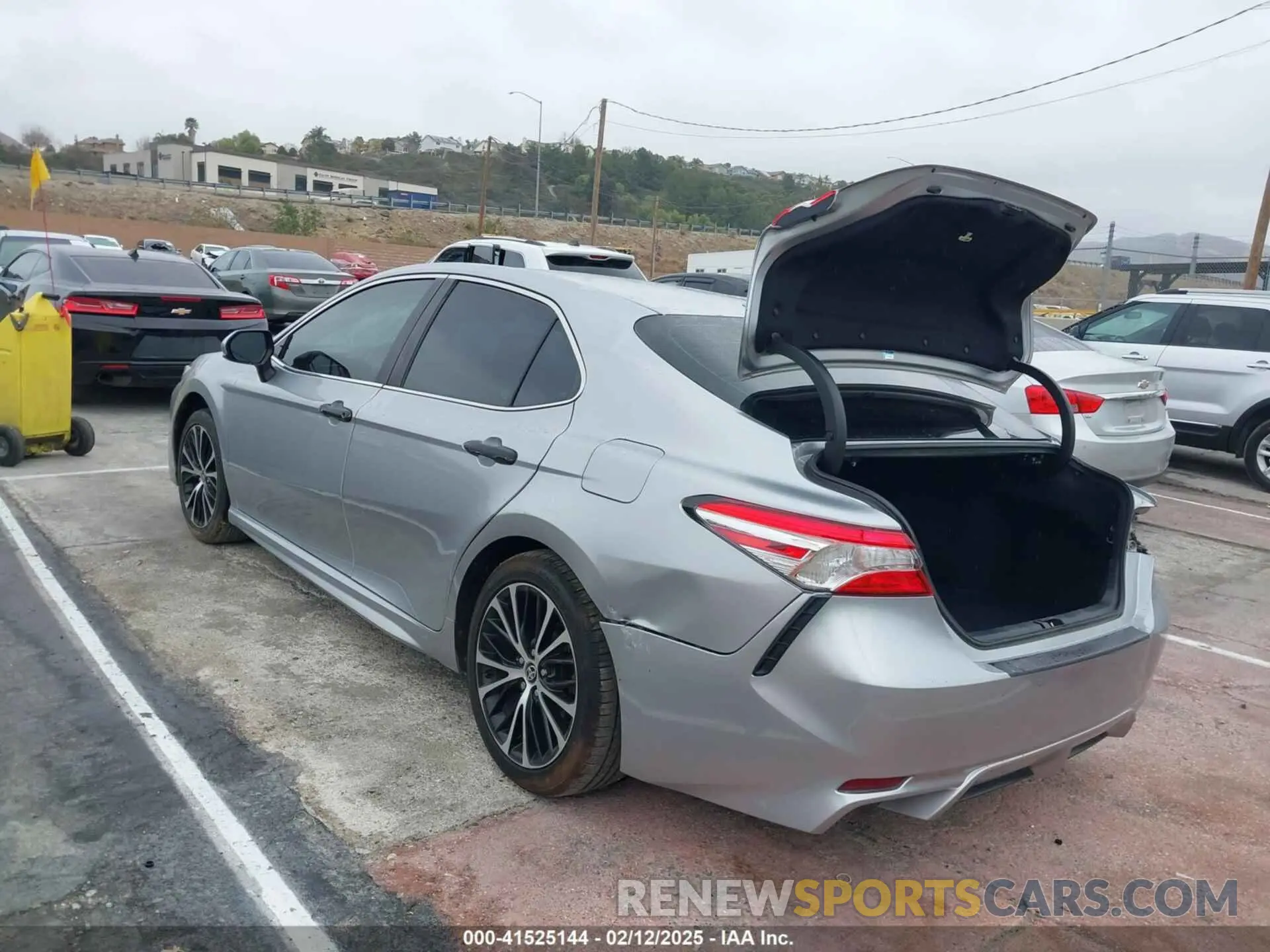 3 fotografías del automóvil dañado 4T1G11AK6LU974558 TOYOTA CAMRY 2020