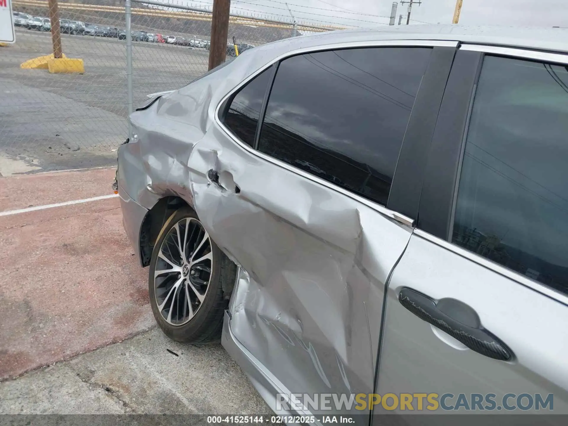 6 fotografías del automóvil dañado 4T1G11AK6LU974558 TOYOTA CAMRY 2020