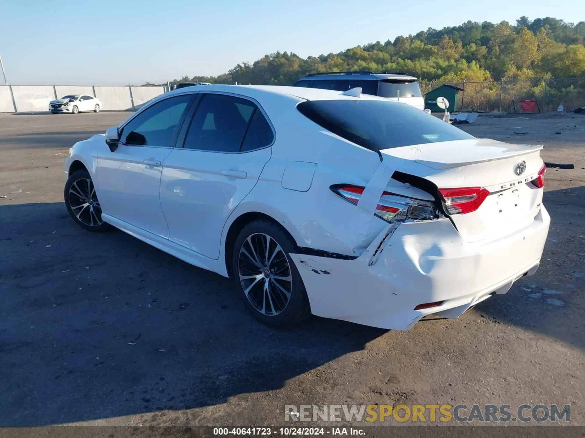3 fotografías del automóvil dañado 4T1G11AK6LU987990 TOYOTA CAMRY 2020