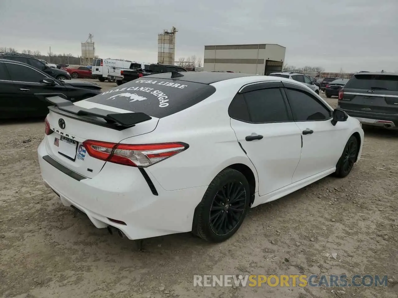 3 fotografías del automóvil dañado 4T1G11AK7LU309300 TOYOTA CAMRY 2020