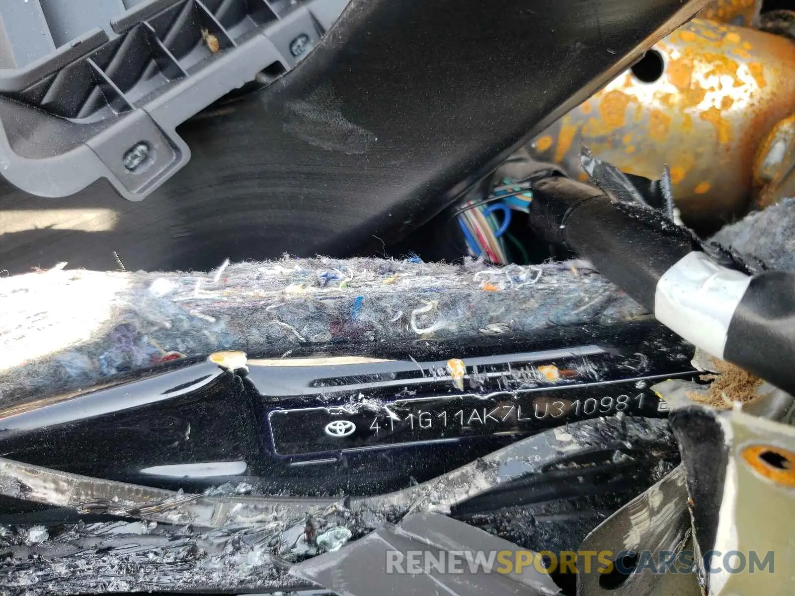 10 fotografías del automóvil dañado 4T1G11AK7LU310981 TOYOTA CAMRY 2020