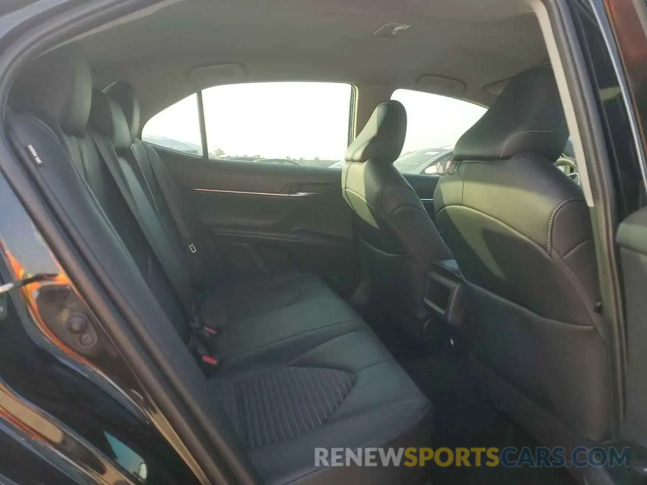 10 fotografías del automóvil dañado 4T1G11AK7LU324928 TOYOTA CAMRY 2020