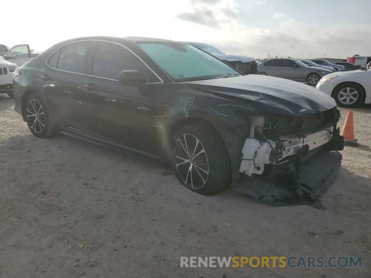 4 fotografías del automóvil dañado 4T1G11AK7LU324928 TOYOTA CAMRY 2020