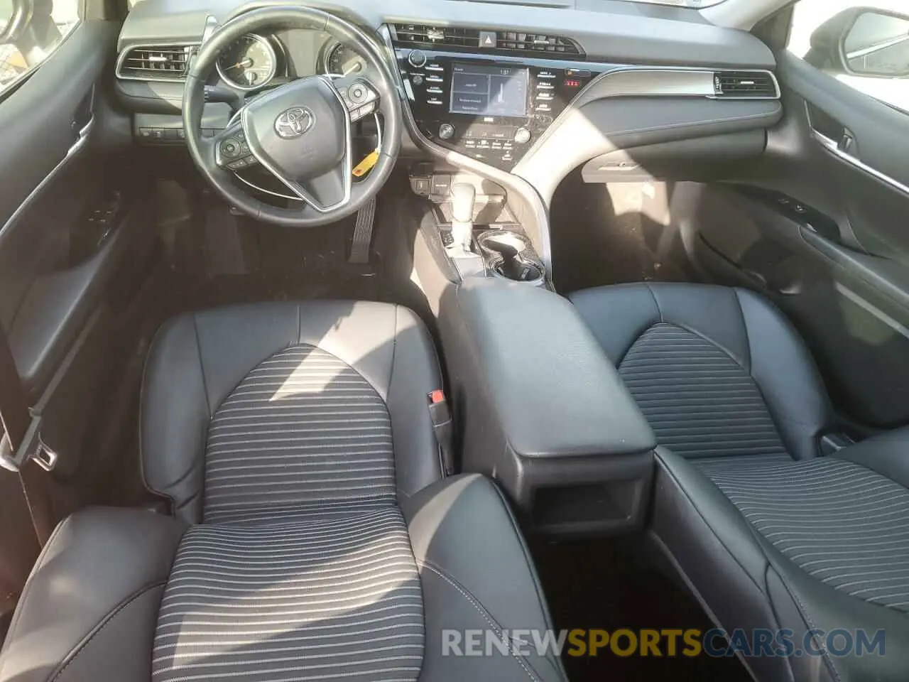 8 fotografías del automóvil dañado 4T1G11AK7LU324928 TOYOTA CAMRY 2020