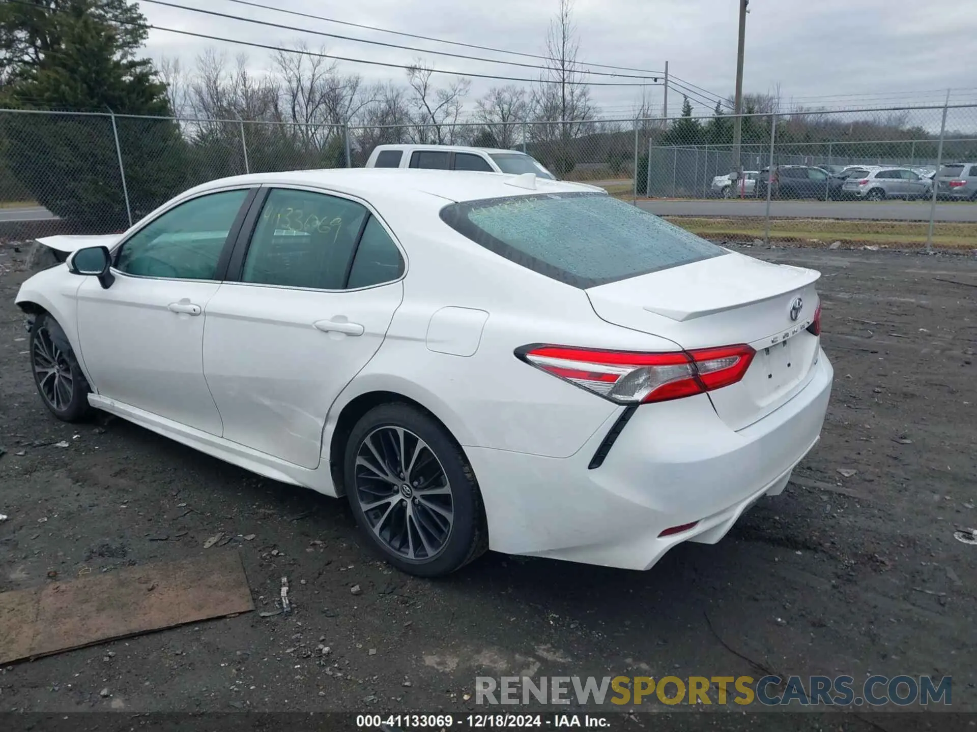 3 fotografías del automóvil dañado 4T1G11AK7LU333340 TOYOTA CAMRY 2020