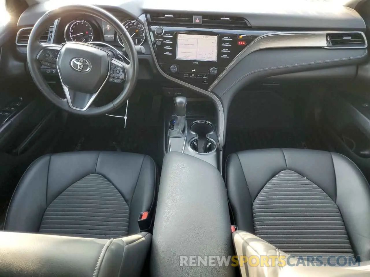8 fotografías del automóvil dañado 4T1G11AK7LU339400 TOYOTA CAMRY 2020