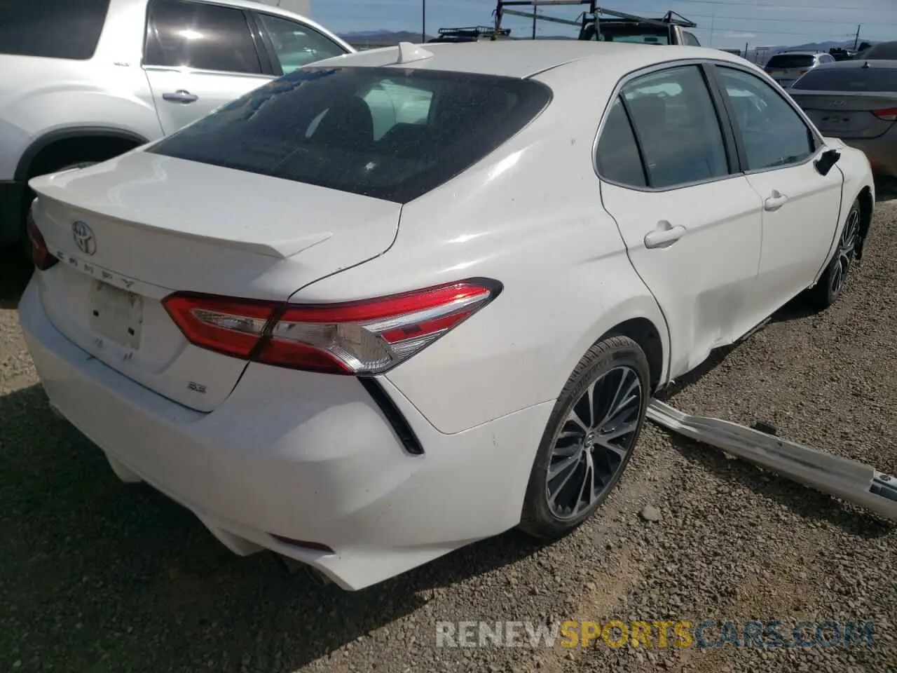 4 fotografías del automóvil dañado 4T1G11AK7LU346542 TOYOTA CAMRY 2020