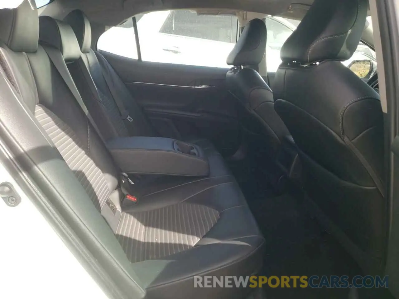 6 fotografías del automóvil dañado 4T1G11AK7LU346542 TOYOTA CAMRY 2020