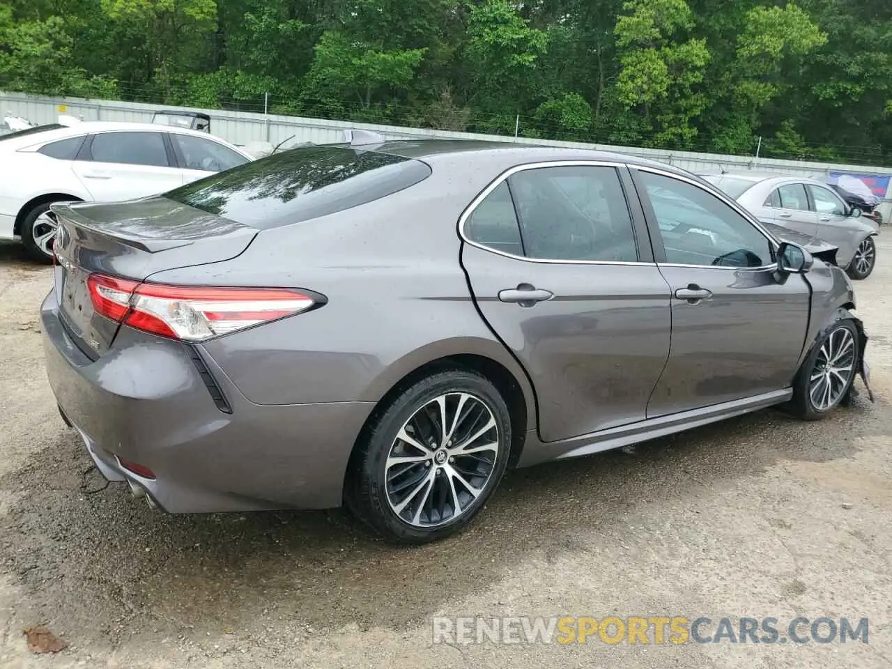 3 fotografías del automóvil dañado 4T1G11AK7LU352969 TOYOTA CAMRY 2020