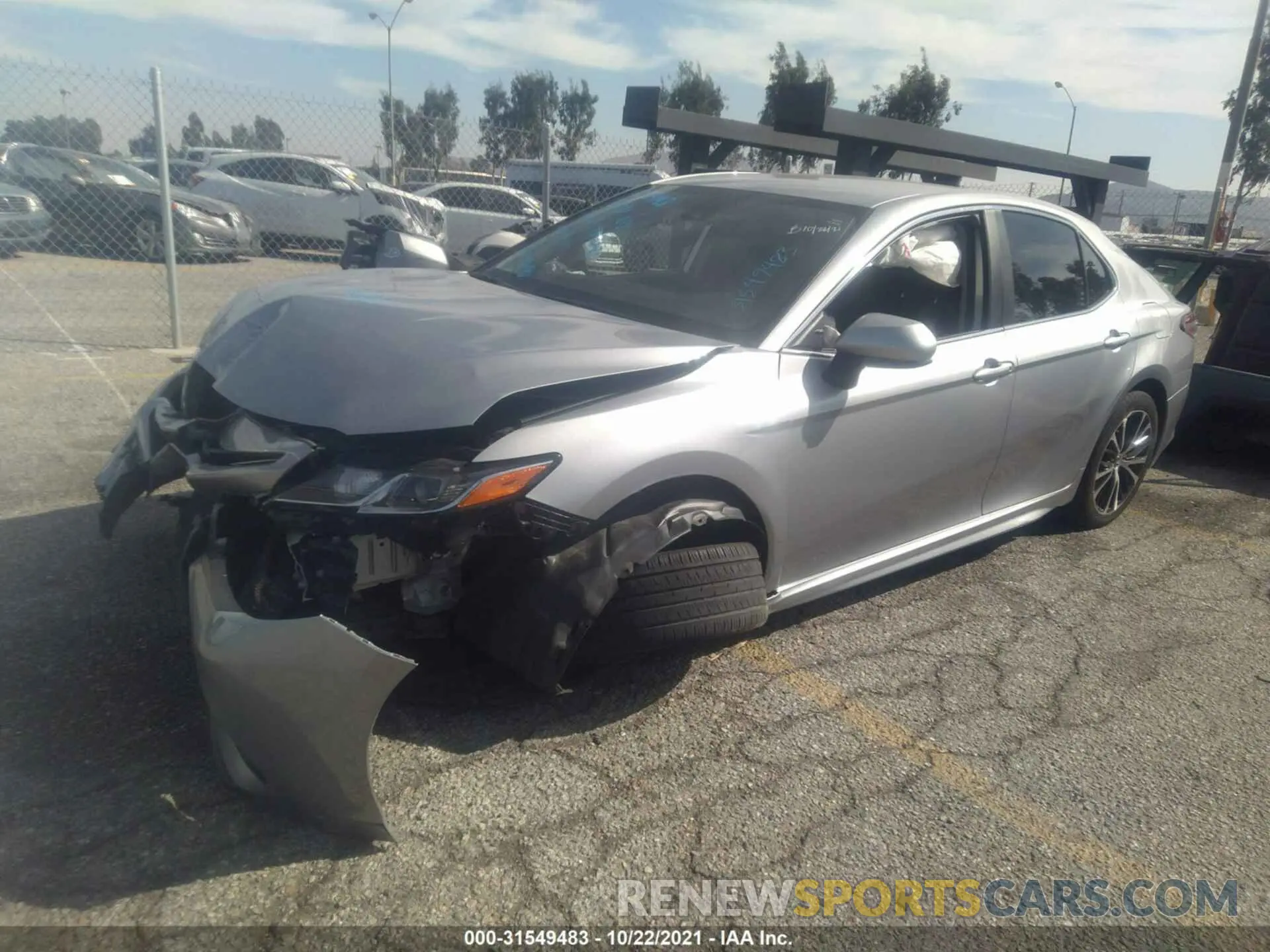 2 fotografías del automóvil dañado 4T1G11AK7LU356505 TOYOTA CAMRY 2020