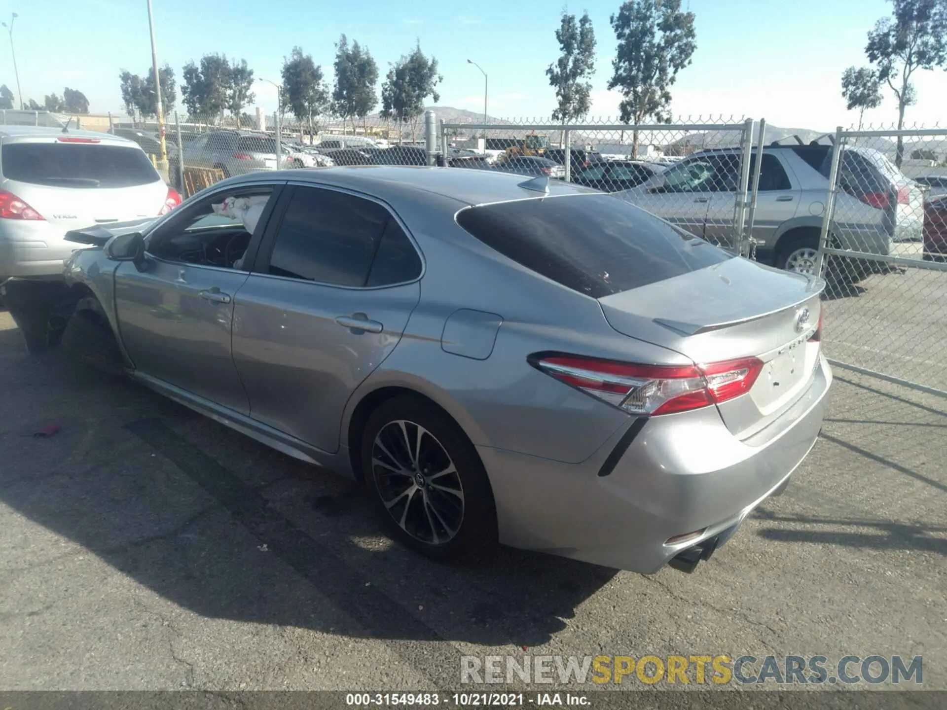 3 fotografías del automóvil dañado 4T1G11AK7LU356505 TOYOTA CAMRY 2020