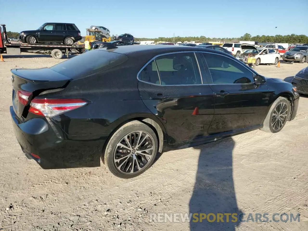 3 fotografías del automóvil dañado 4T1G11AK7LU370985 TOYOTA CAMRY 2020