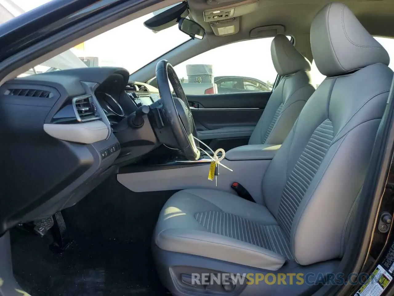 7 fotografías del automóvil dañado 4T1G11AK7LU370985 TOYOTA CAMRY 2020