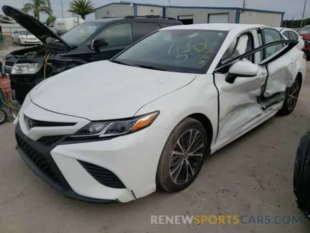 2 fotografías del automóvil dañado 4T1G11AK7LU385079 TOYOTA CAMRY 2020