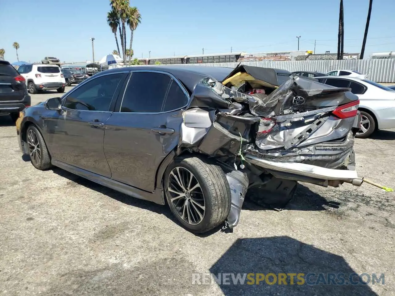 2 fotografías del automóvil dañado 4T1G11AK7LU883167 TOYOTA CAMRY 2020