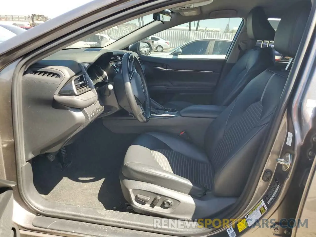 7 fotografías del automóvil dañado 4T1G11AK7LU883167 TOYOTA CAMRY 2020