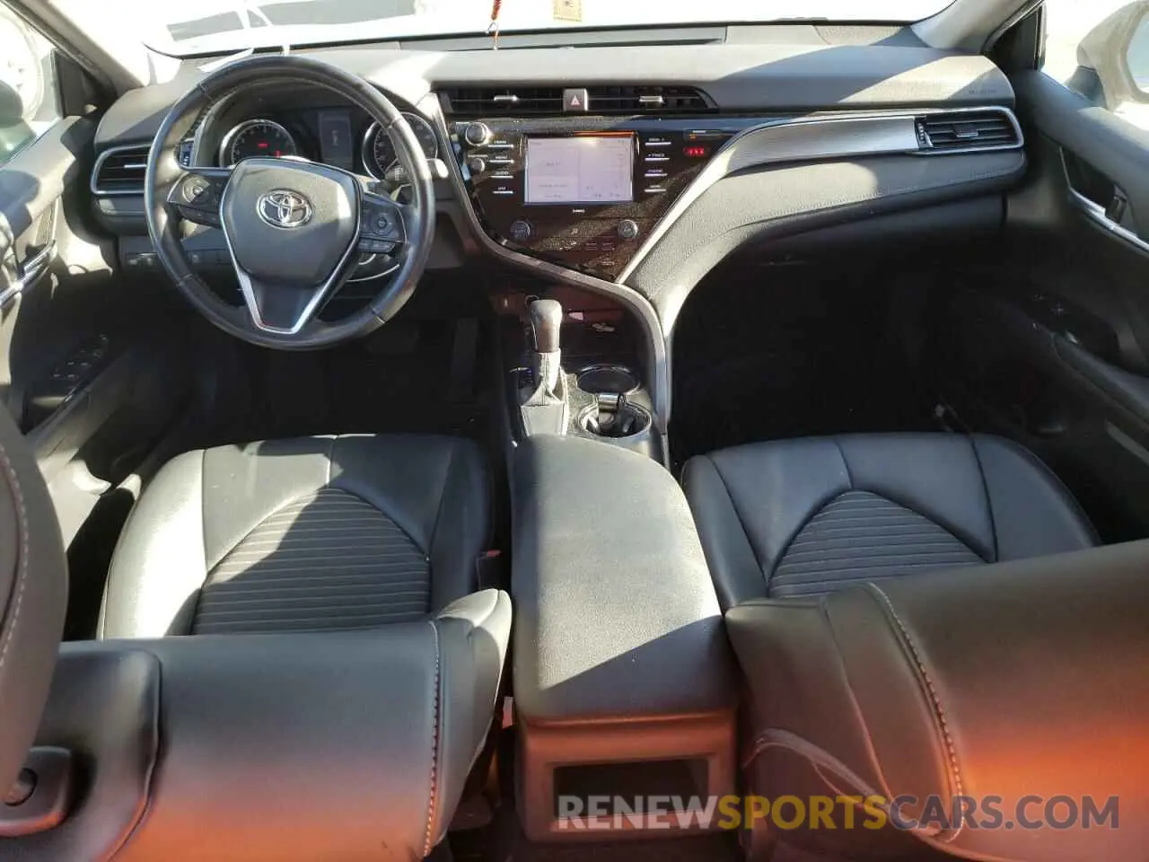 8 fotografías del automóvil dañado 4T1G11AK7LU885369 TOYOTA CAMRY 2020