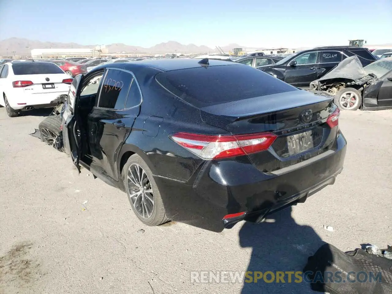 3 fotografías del automóvil dañado 4T1G11AK7LU900789 TOYOTA CAMRY 2020