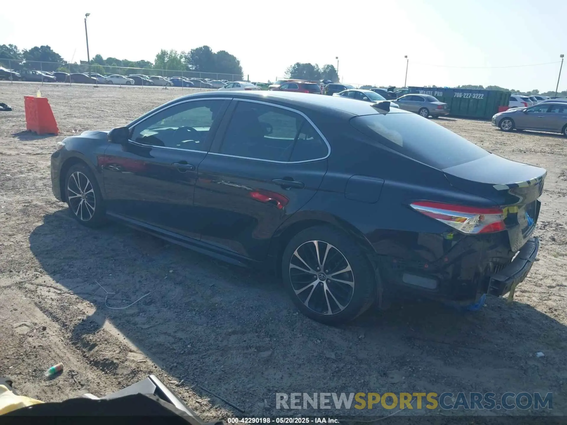 3 fotografías del automóvil dañado 4T1G11AK7LU905104 TOYOTA CAMRY 2020