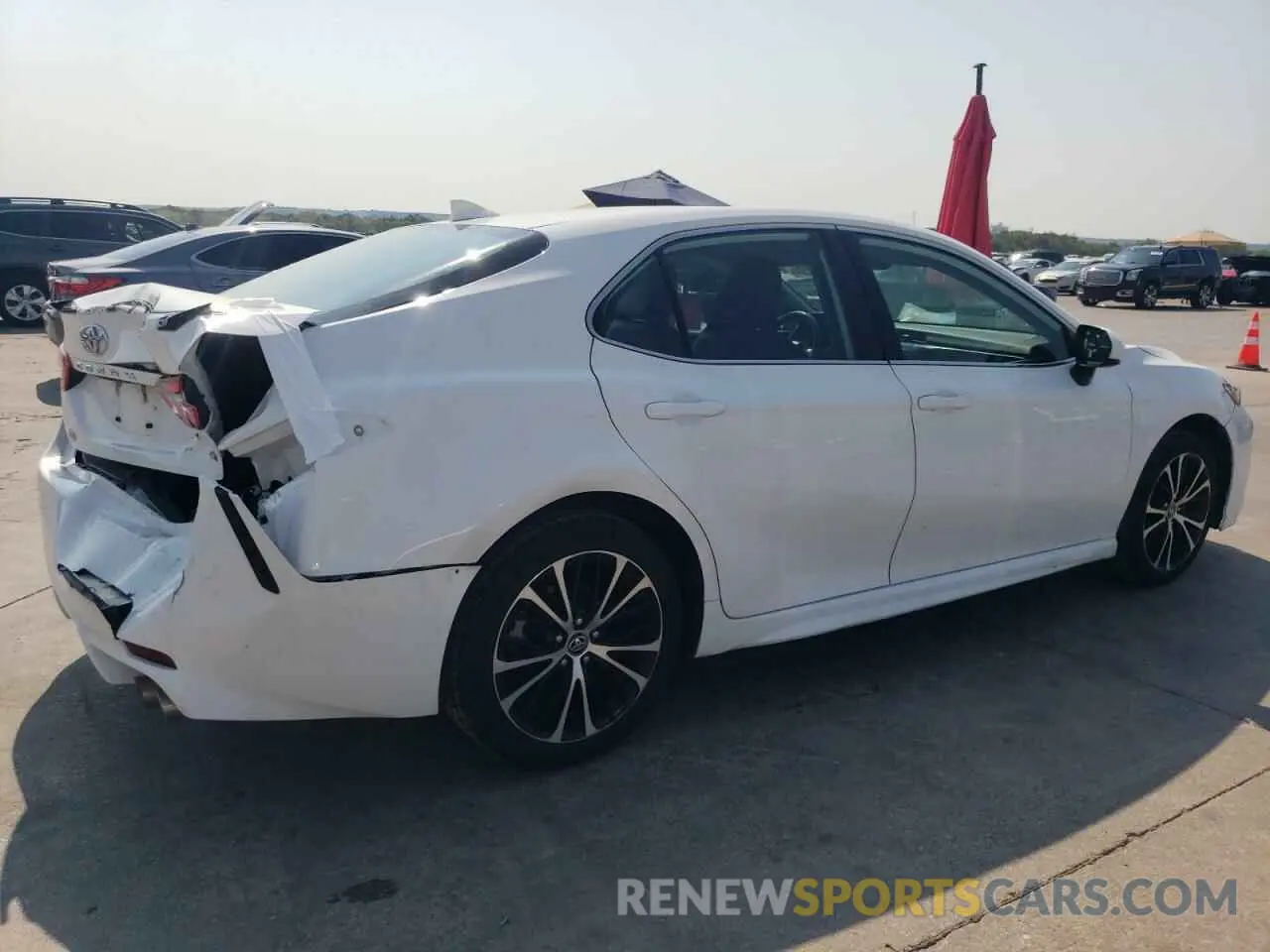 3 fotografías del automóvil dañado 4T1G11AK7LU928785 TOYOTA CAMRY 2020