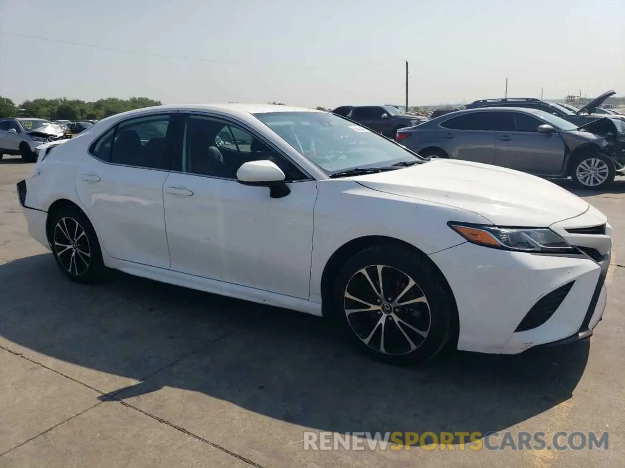 4 fotografías del automóvil dañado 4T1G11AK7LU928785 TOYOTA CAMRY 2020